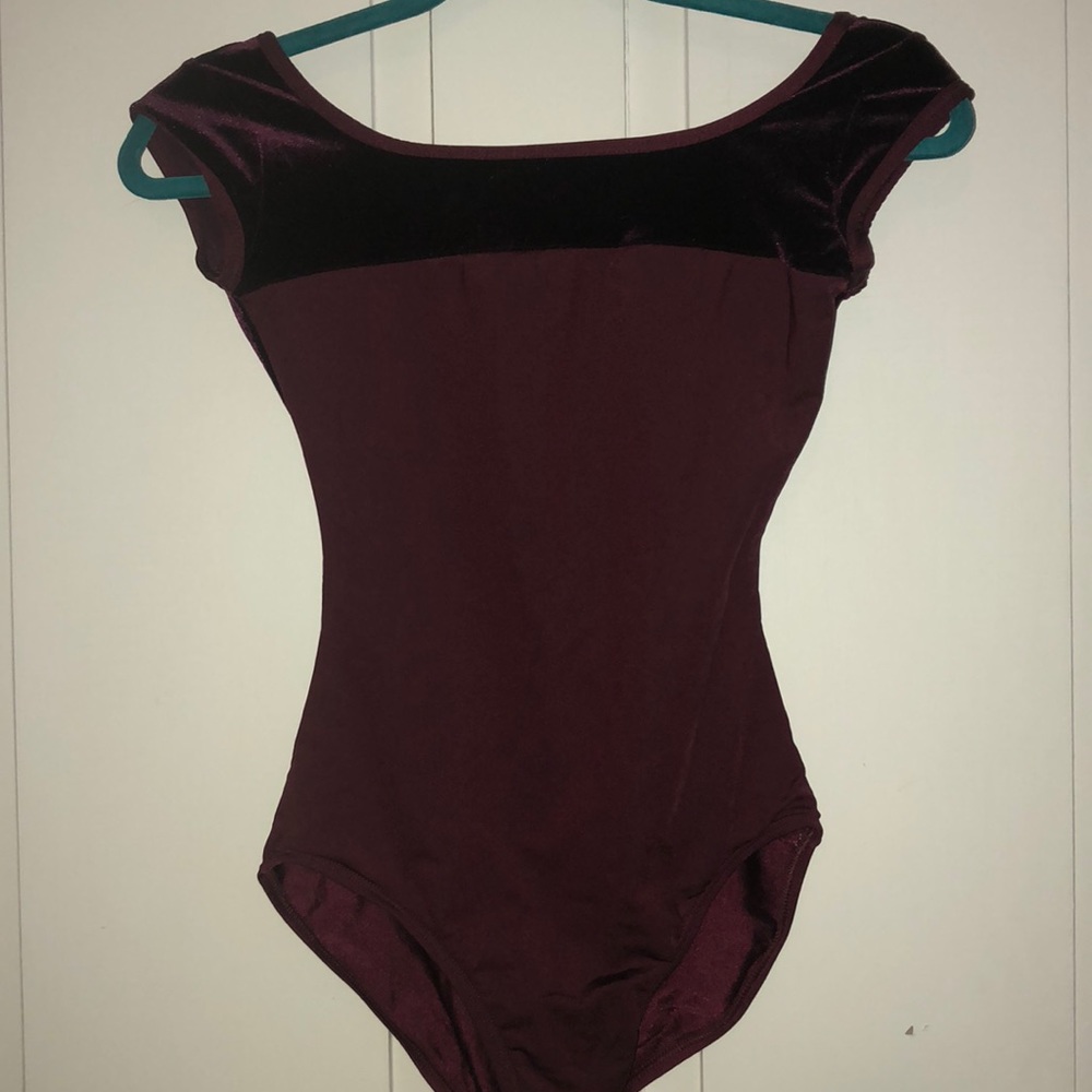 Motionwear dark maroon cap sleeve leotard: size S